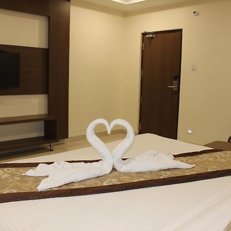 Hotel Grand Gayathri Khammam Εξωτερικό φωτογραφία