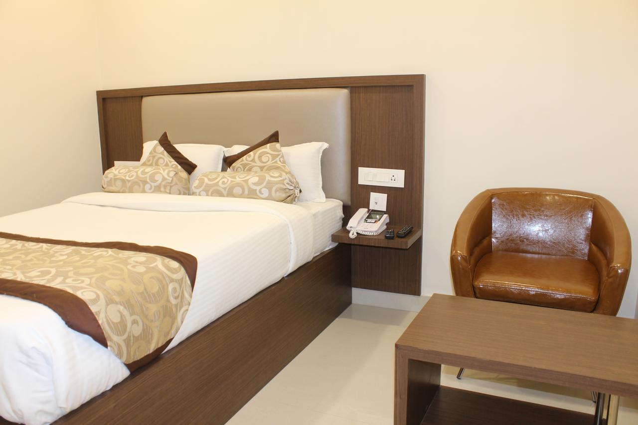 Hotel Grand Gayathri Khammam Εξωτερικό φωτογραφία