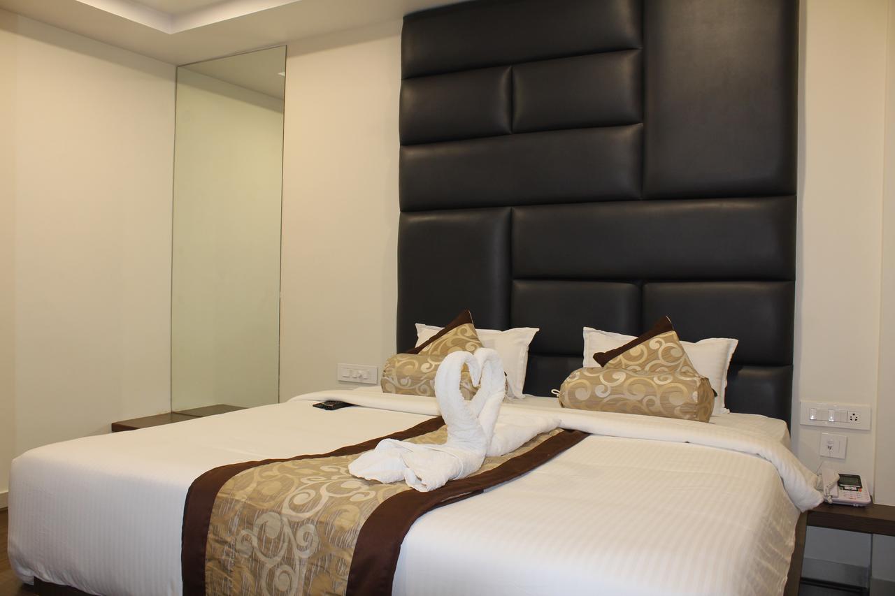 Hotel Grand Gayathri Khammam Εξωτερικό φωτογραφία