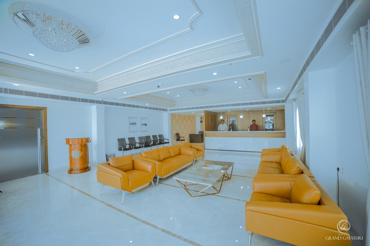 Hotel Grand Gayathri Khammam Εξωτερικό φωτογραφία